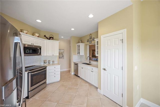 9069 Whimbrel Watch LN # 102, Naples, FL 34109