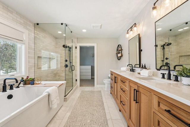 W331N3460 Maplewood ROAD, Nashotah, WI 53058