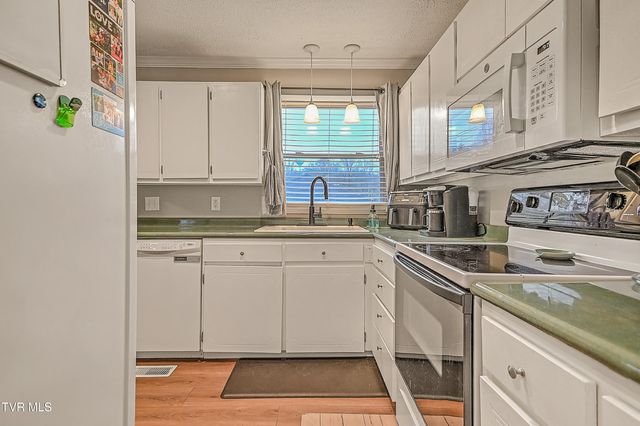 2001 Indian Ridge Road, Johnson City, TN 37604