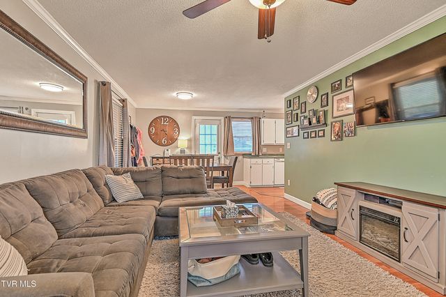 2001 Indian Ridge Road, Johnson City, TN 37604