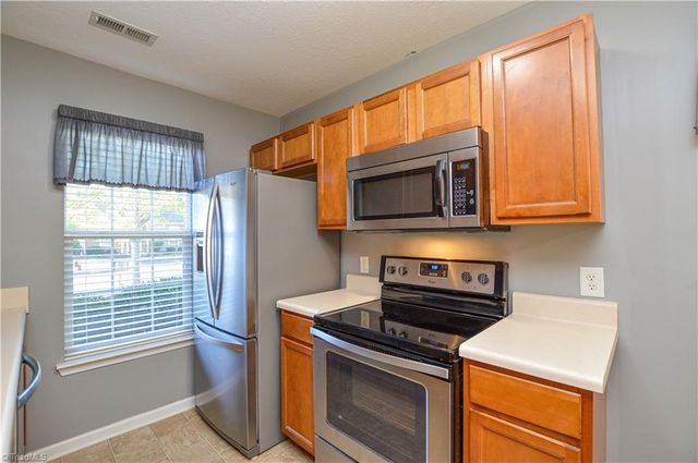 3249 Hyde Place Circle, Winston-salem, NC 27103