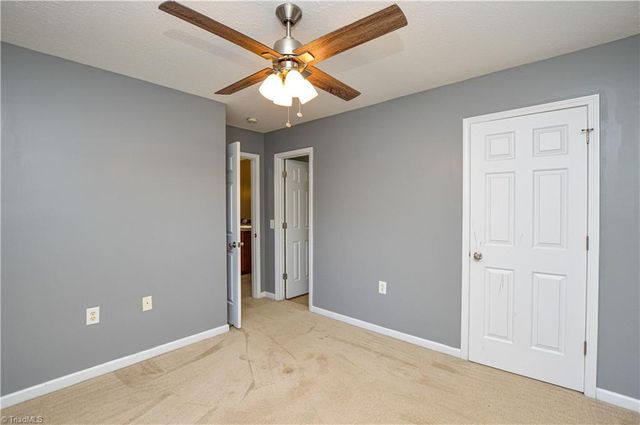 3249 Hyde Place Circle, Winston-salem, NC 27103