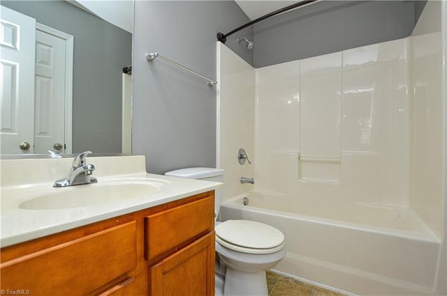 3249 Hyde Place Circle, Winston-salem, NC 27103