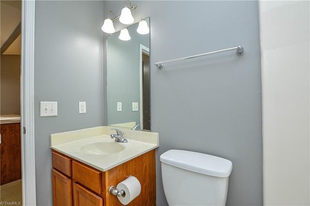3249 Hyde Place Circle, Winston-salem, NC 27103