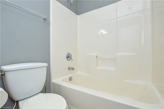 3249 Hyde Place Circle, Winston-salem, NC 27103