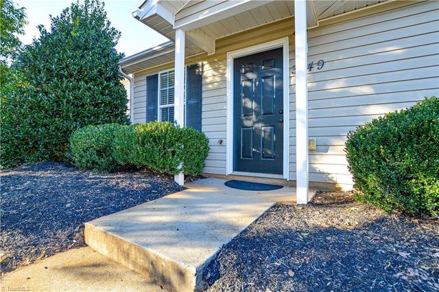 3249 Hyde Place Circle, Winston-salem, NC 27103
