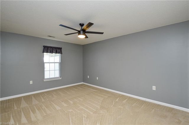 3249 Hyde Place Circle, Winston-salem, NC 27103