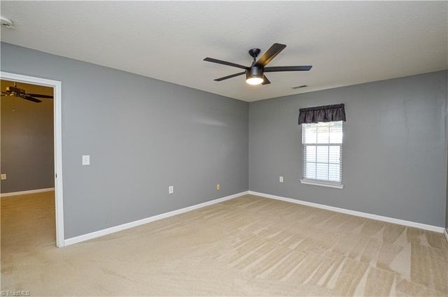 3249 Hyde Place Circle, Winston-salem, NC 27103