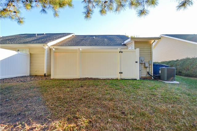 3249 Hyde Place Circle, Winston-salem, NC 27103