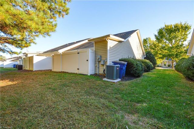 3249 Hyde Place Circle, Winston-salem, NC 27103