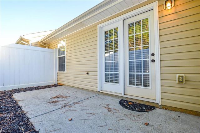 3249 Hyde Place Circle, Winston-salem, NC 27103