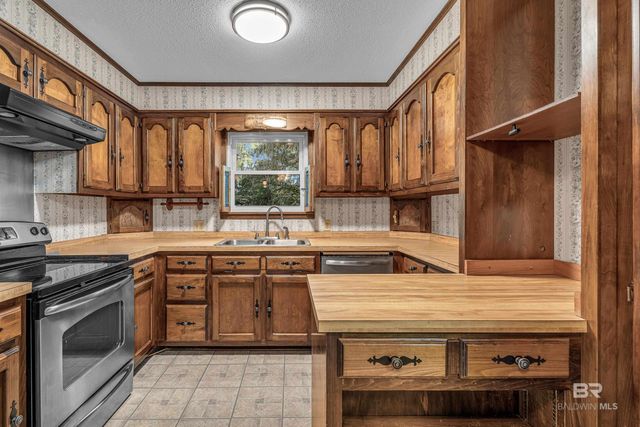 22970 S River Road, Daphne, AL 36526