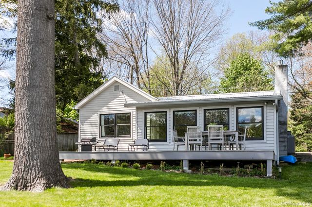 18 Fourth Avenue, Rhinebeck, NY 12572