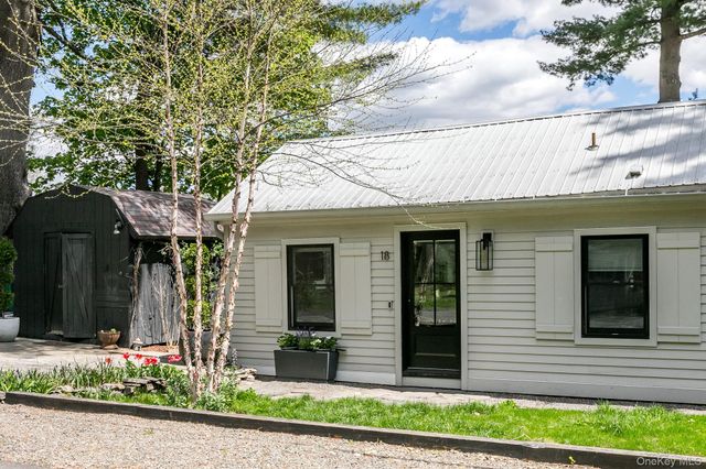 18 Fourth Avenue, Rhinebeck, NY 12572