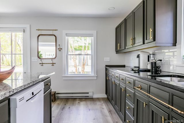 18 Fourth Avenue, Rhinebeck, NY 12572