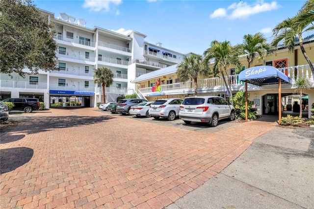 160 Palm ST 208, Marco Island, FL 34145