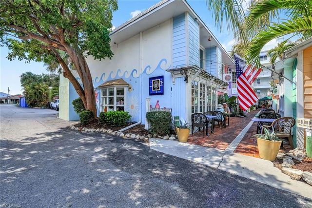 160 Palm ST 208, Marco Island, FL 34145