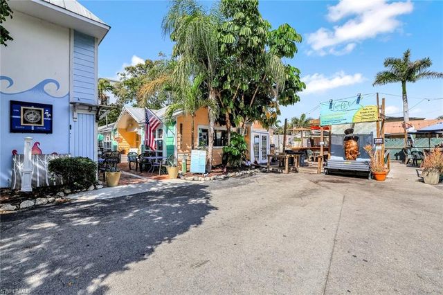 160 Palm ST 208, Marco Island, FL 34145