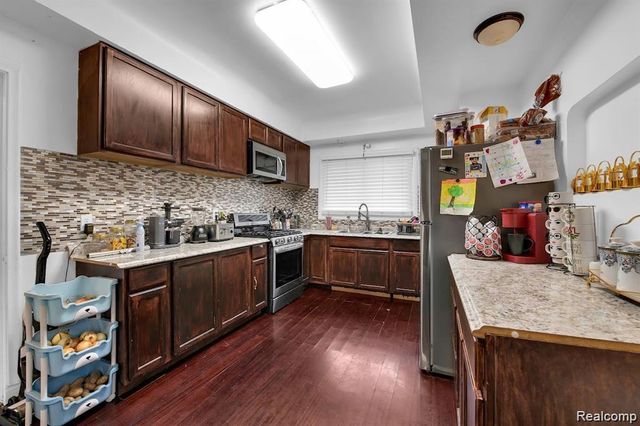 7349 Warwick Street, Detroit, MI 48228
