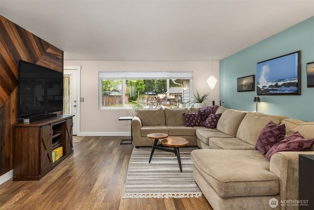 8442 NE 141st Street, Kirkland, WA 98034