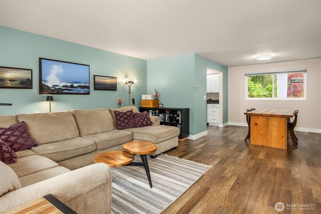 8442 NE 141st Street, Kirkland, WA 98034