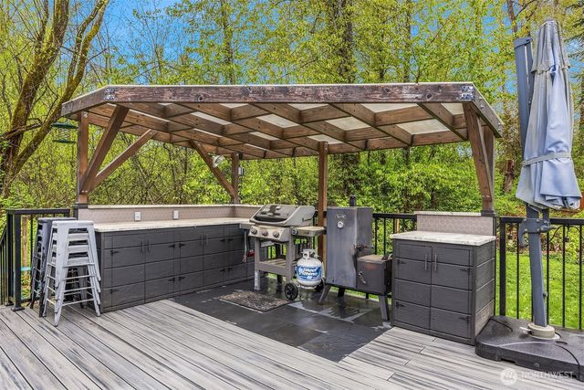 8442 NE 141st Street, Kirkland, WA 98034