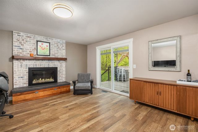 8442 NE 141st Street, Kirkland, WA 98034