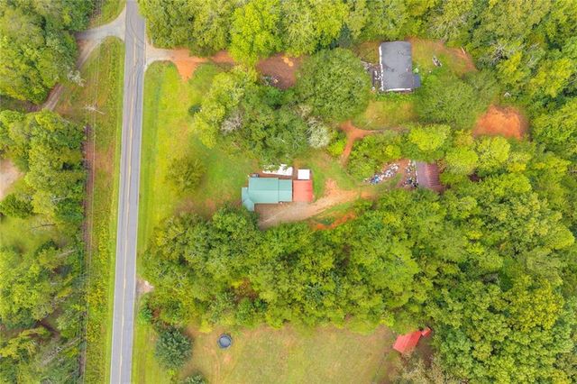 393 N Red Rock Road, Toccoa, GA 30577