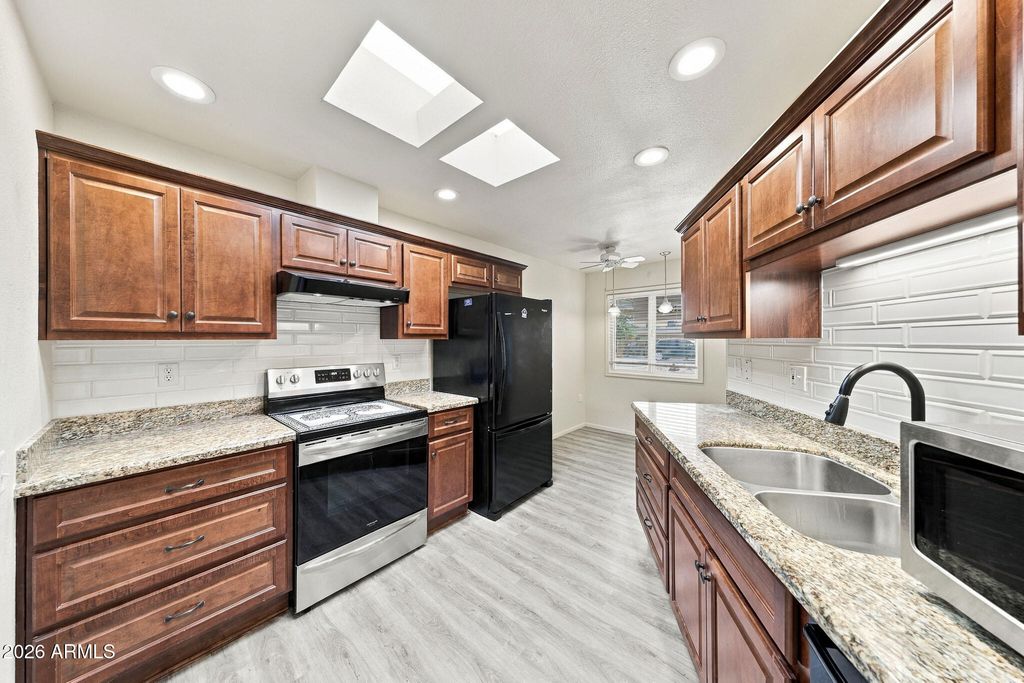 11020 W THUNDERBIRD Boulevard, Sun City, AZ 85351 — photo 3