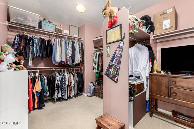 673 W RAVEN Drive, Chandler, AZ 85286