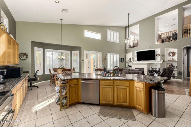 673 W RAVEN Drive, Chandler, AZ 85286