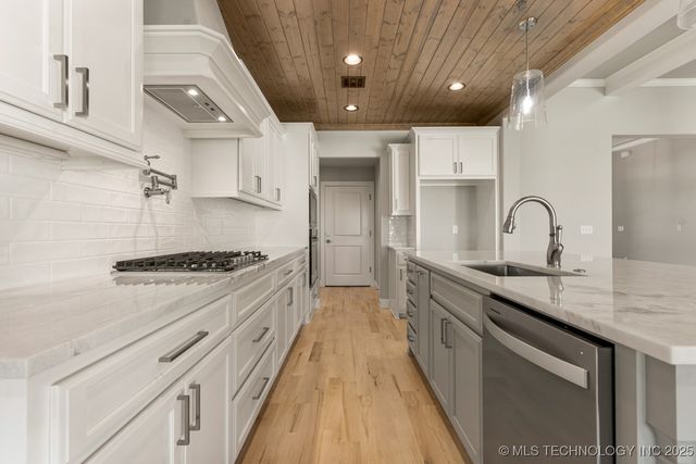 1507 Cedarwood Drive, Claremore, OK 74017