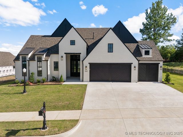 1507 Cedarwood Drive, Claremore, OK 74017