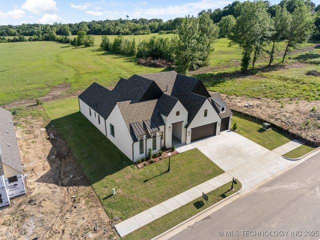 1507 Cedarwood Drive, Claremore, OK 74017