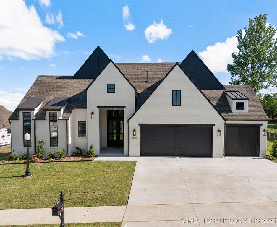1507 Cedarwood Drive, Claremore, OK 74017
