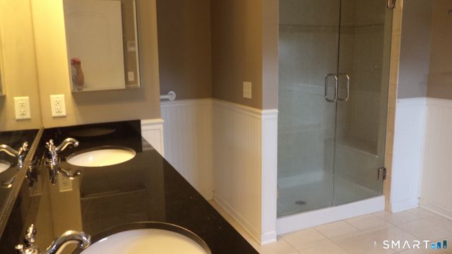 8 Sampson Terrace 8, Danbury, CT 06810
