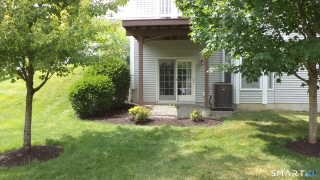 8 Sampson Terrace 8, Danbury, CT 06810