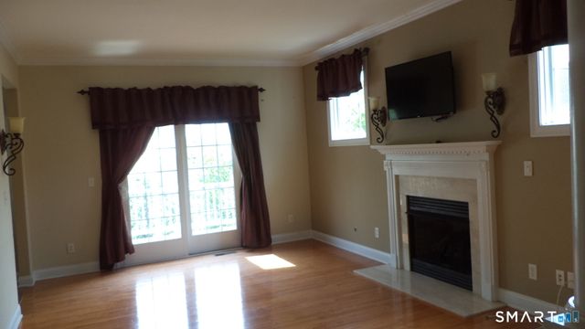 8 Sampson Terrace 8, Danbury, CT 06810