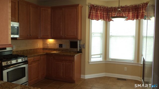 8 Sampson Terrace 8, Danbury, CT 06810