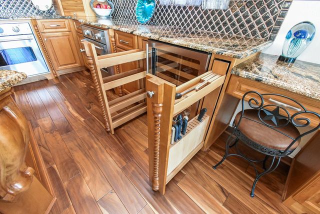 313 Harborside Circle, Kemah, TX 77565