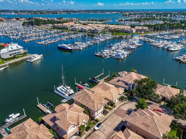 313 Harborside Circle, Kemah, TX 77565