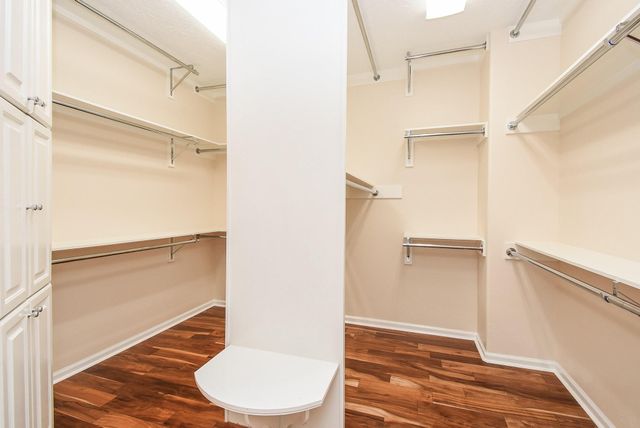 313 Harborside Circle, Kemah, TX 77565