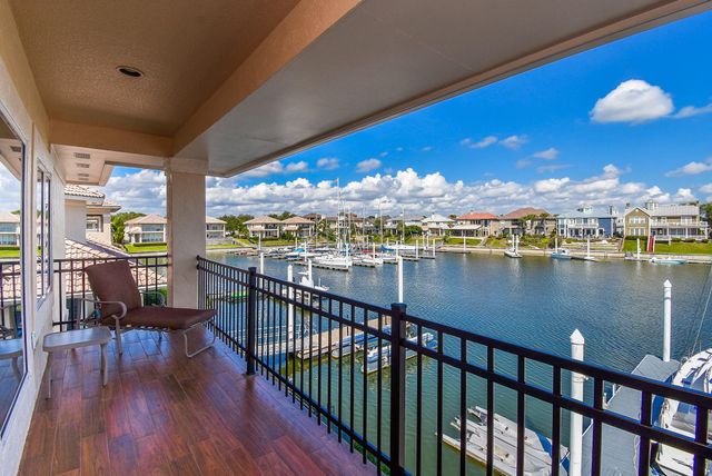 313 Harborside Circle, Kemah, TX 77565
