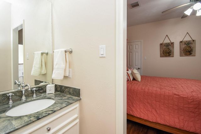 313 Harborside Circle, Kemah, TX 77565