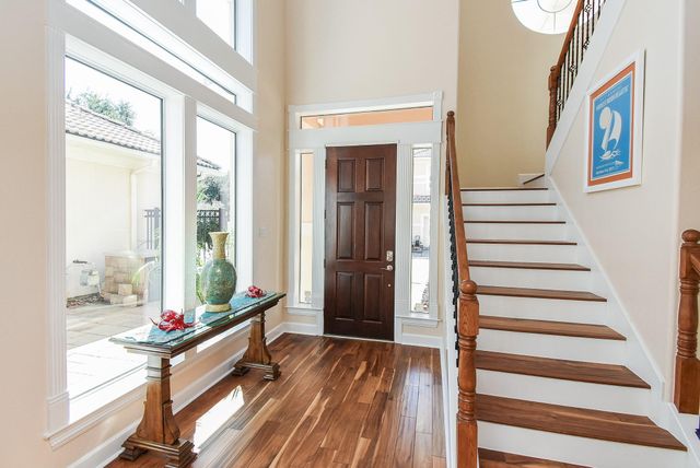 313 Harborside Circle, Kemah, TX 77565