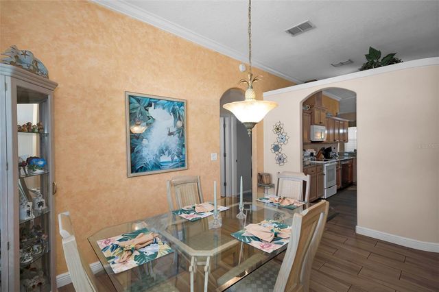 8202 WILD OAKS CIRCLE, Largo, FL 33773