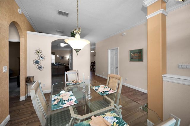 8202 WILD OAKS CIRCLE, Largo, FL 33773