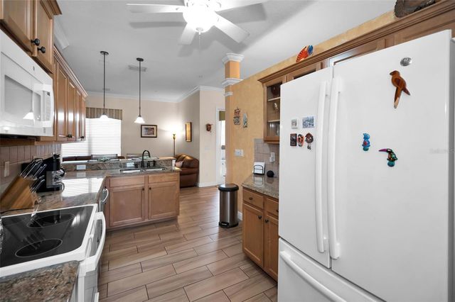 8202 WILD OAKS CIRCLE, Largo, FL 33773