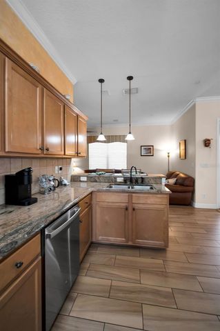 8202 WILD OAKS CIRCLE, Largo, FL 33773