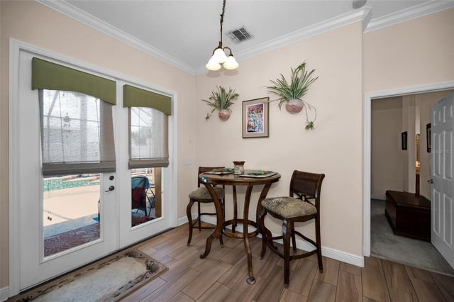 8202 WILD OAKS CIRCLE, Largo, FL 33773
